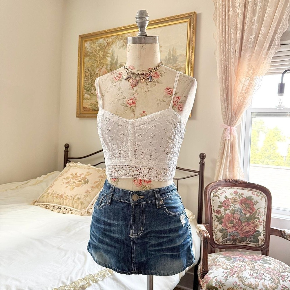 Y2K‎ Body Central small white eyelet lace crop cami going out top